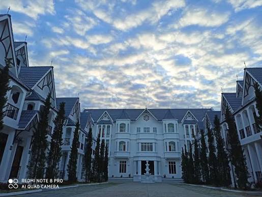 White House Hotel, Pyin Oo Lwin